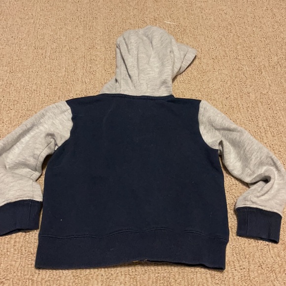 💕 3/$10 Nike Zip up hoodie with pockets 24 months - Picture 2 of 2